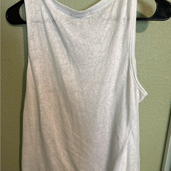Zobha White Floral Tank Top - Picture 3 of 4